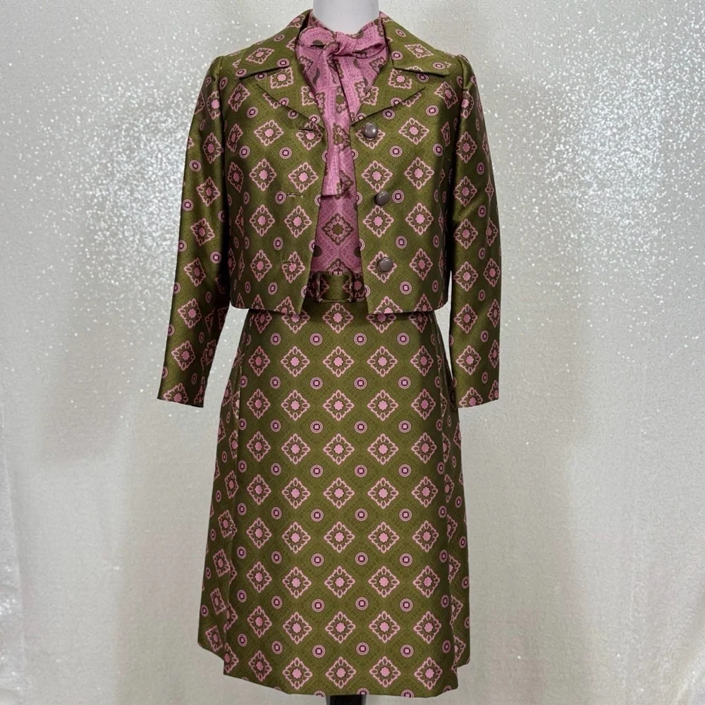 Vintage 1970s Alper Schwartz Pink & Olive Geometric Tie-Neck Dress Mod Retro Mid